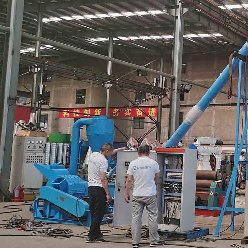 Dây chuyền sản xuất viên gỗ sinh khối 600-800kg / H Máy làm viên sinh khối khuôn phẳng