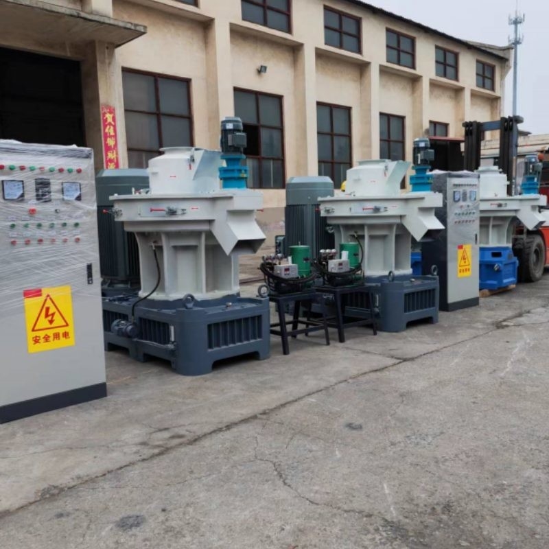 Máy nghiền viên trấu dọc Máy nghiền viên vòng sinh khối 5Ton / H với máy đóng gói
