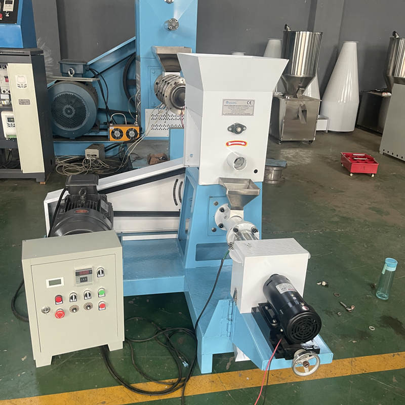Máy đùn thức ăn cho cá khô 50 ~ 2000kg/H Máy sản xuất thức ăn cho chó 5,5-160 KW