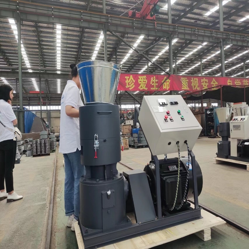 Máy sản xuất hạt thức ăn hoạt động dễ dàng 800-1200kg / h Máy sản xuất thức ăn động vật sản xuất sản lượng cao