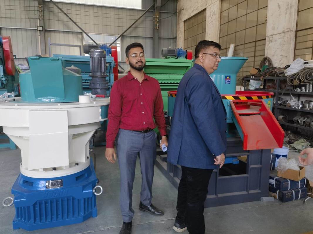 Máy ép viên sinh khối kiểu vành đai sáng tạo để xử lý chất thải nông nghiệp và lâm nghiệp