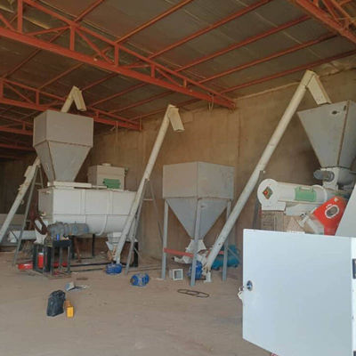 1-5 tấn mỗi giờ Capacity Cattle Pig Chicken Animal Feed Pellet Production Line cho nhà máy sản xuất pellets thức ăn lớn